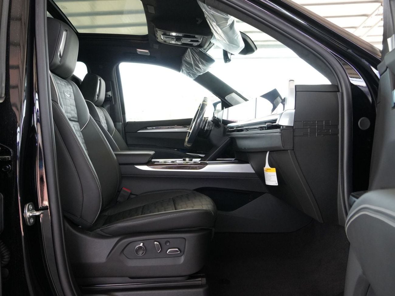 كاديلاك إسكالاد 2026 ESCALADE ESV SPORT PLATINUM CAPTAIN SEATS BRAND NEW 0KM