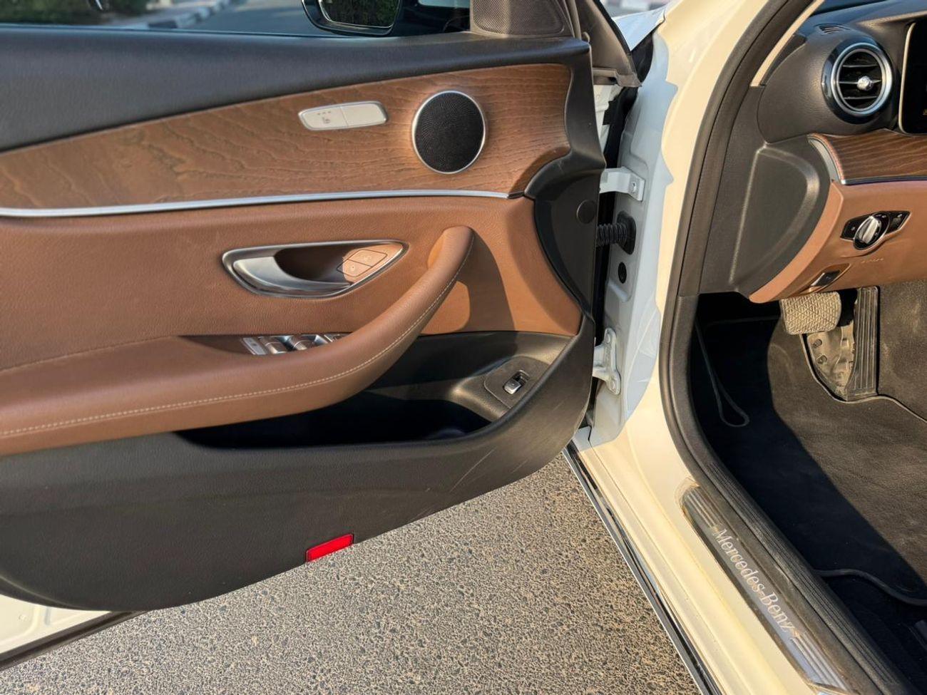 مرسيدس بنز E200 EL1 2.0L