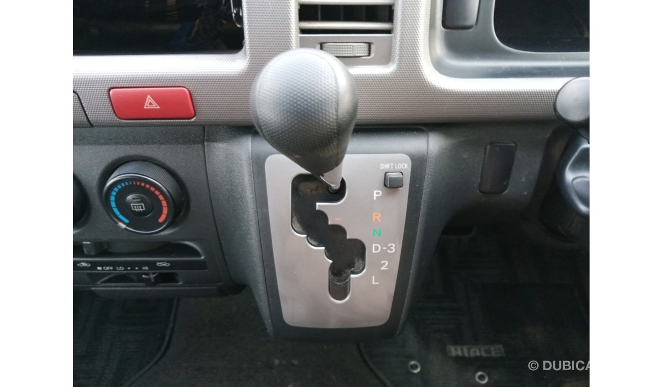 Toyota Hiace TOYOTA HIACE RIGHT HAND DRIVE (PM977)