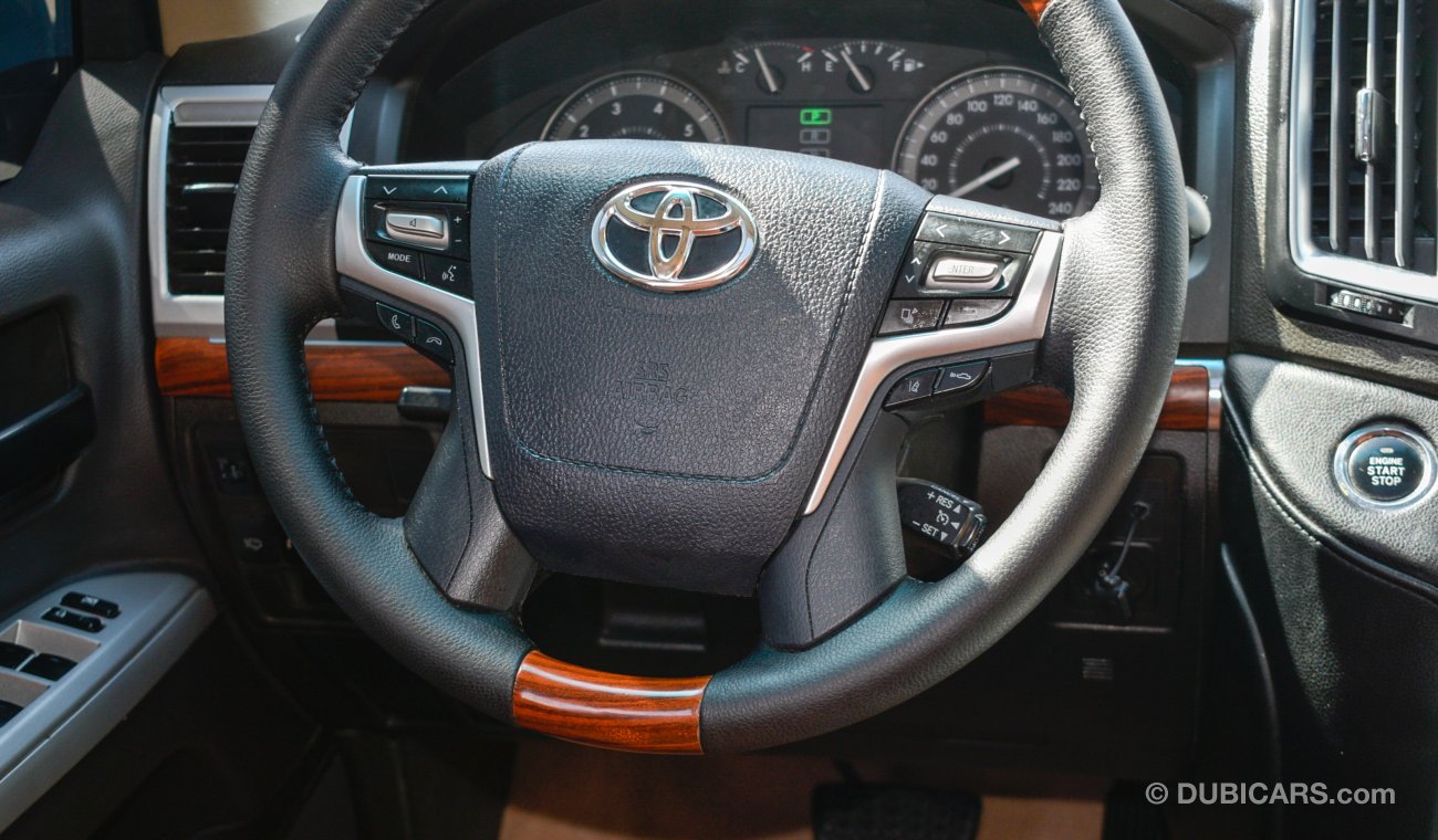 Toyota Land Cruiser GXR V8 Facelift 2019