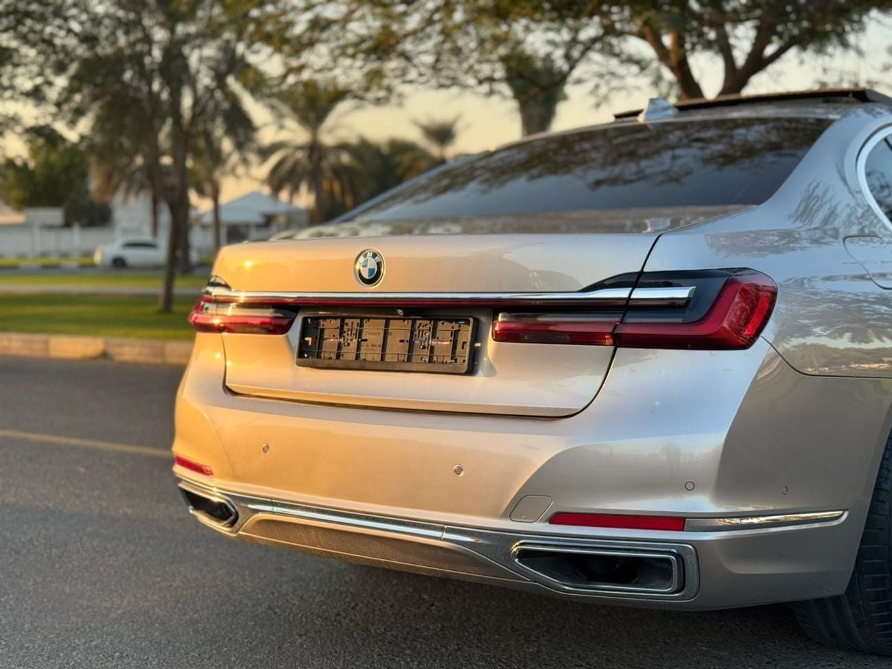بي أم دبليو 730Li Luxury M Sport Package 2.0L