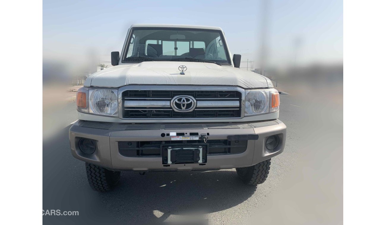 Toyota Land Cruiser Pick Up V6 - PETROL - SINGLE-CAB -- WINSH - DIFLOCK -AIRBAG - ABS - POWER WINDOW - LEATHER SEATS