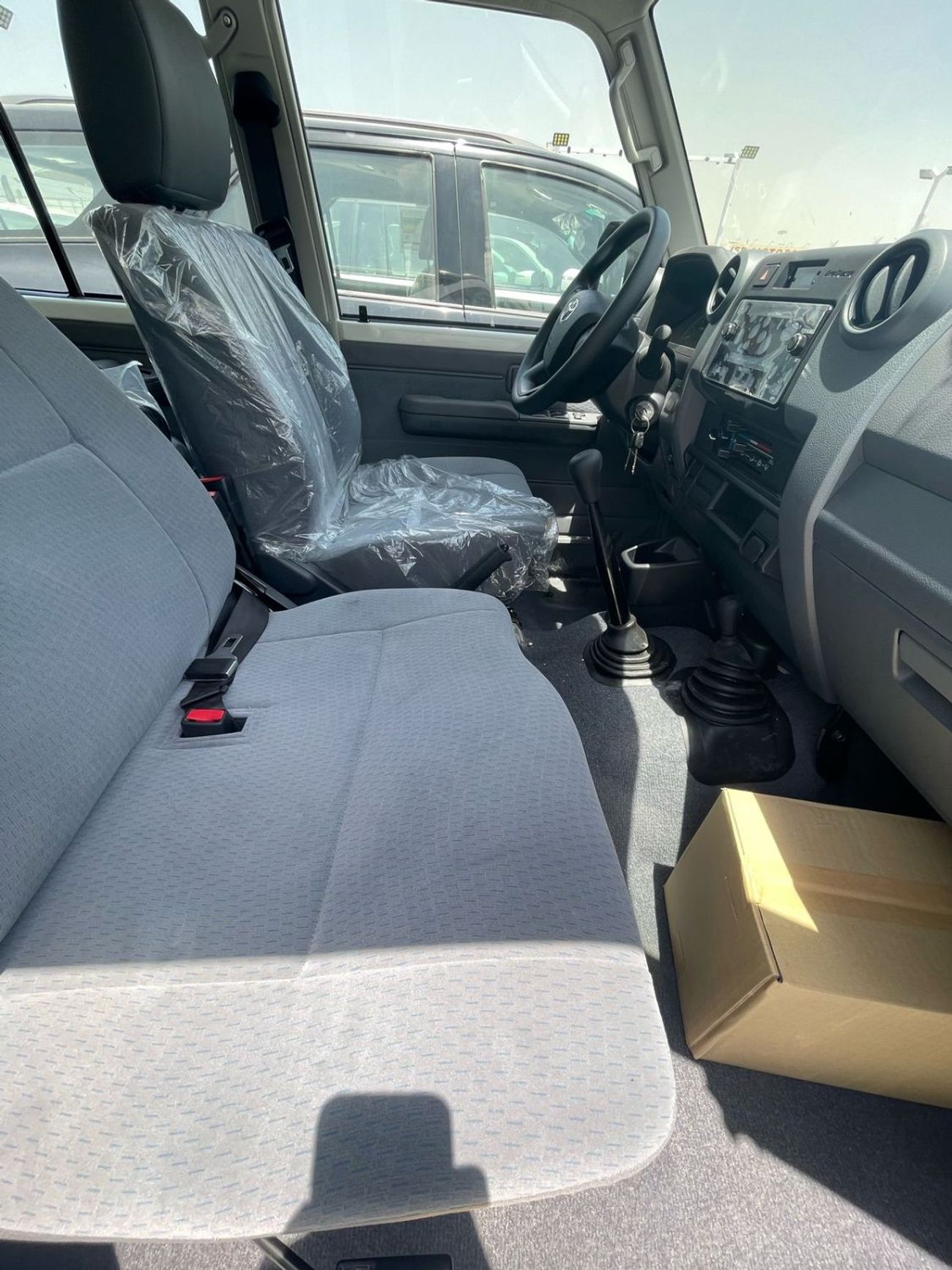 Toyota Land Cruiser 70 LC76 4.2 MT basic P/W & no diff lock 2025