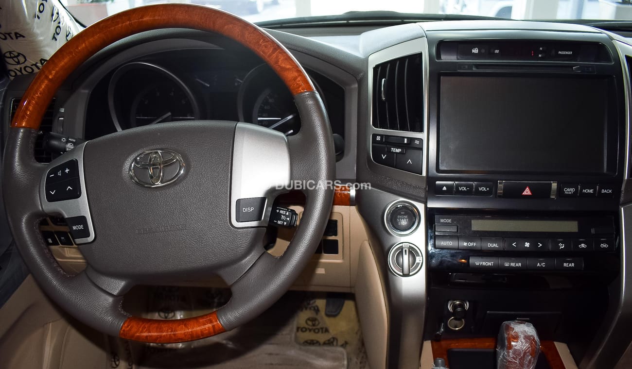 Toyota Land Cruiser VXR V8 5.7