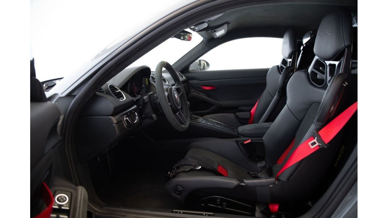 Porsche 718 Cayman GT4 RS