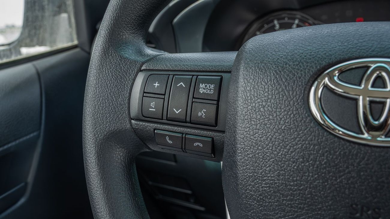 تويوتا هيلوكس TOYOTA HILUX 2.4 SINGLE CABIN BASIC 4X4 MT -2026YM