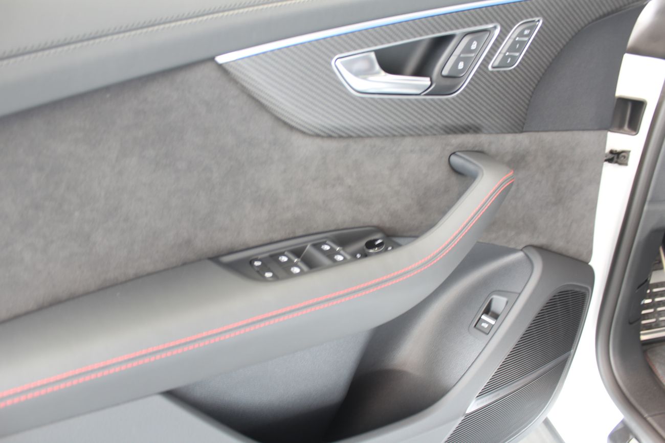 Audi RS Q8 Quattro 600hp Carbon Edition v1