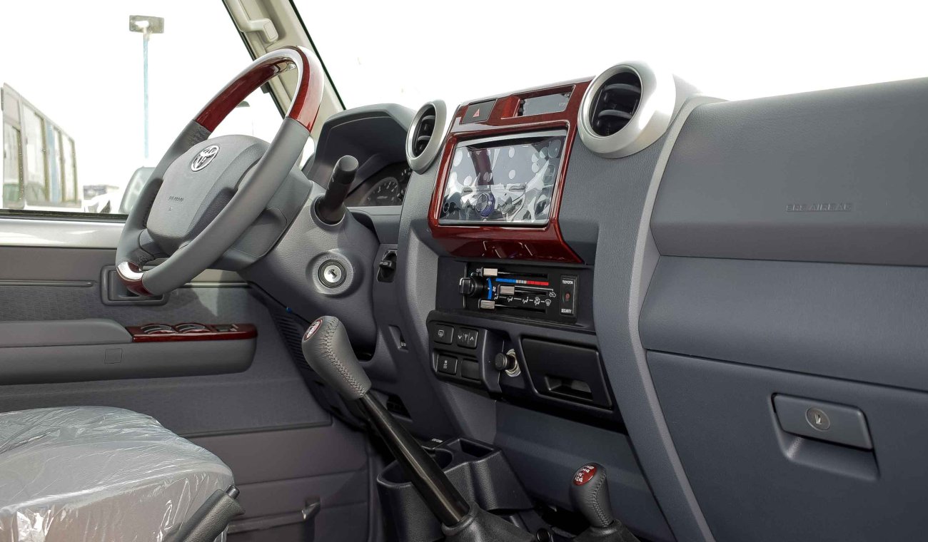 Toyota Land Cruiser LX V8 4WD