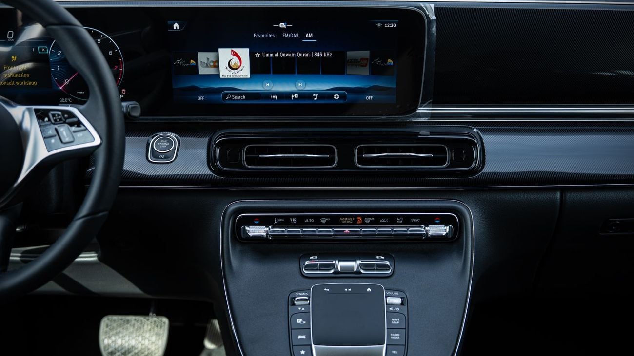 Mercedes-Benz V 300 2025 Mercedes Benz V300 Extra Long 2.0 - Black Inside Black | Export Only