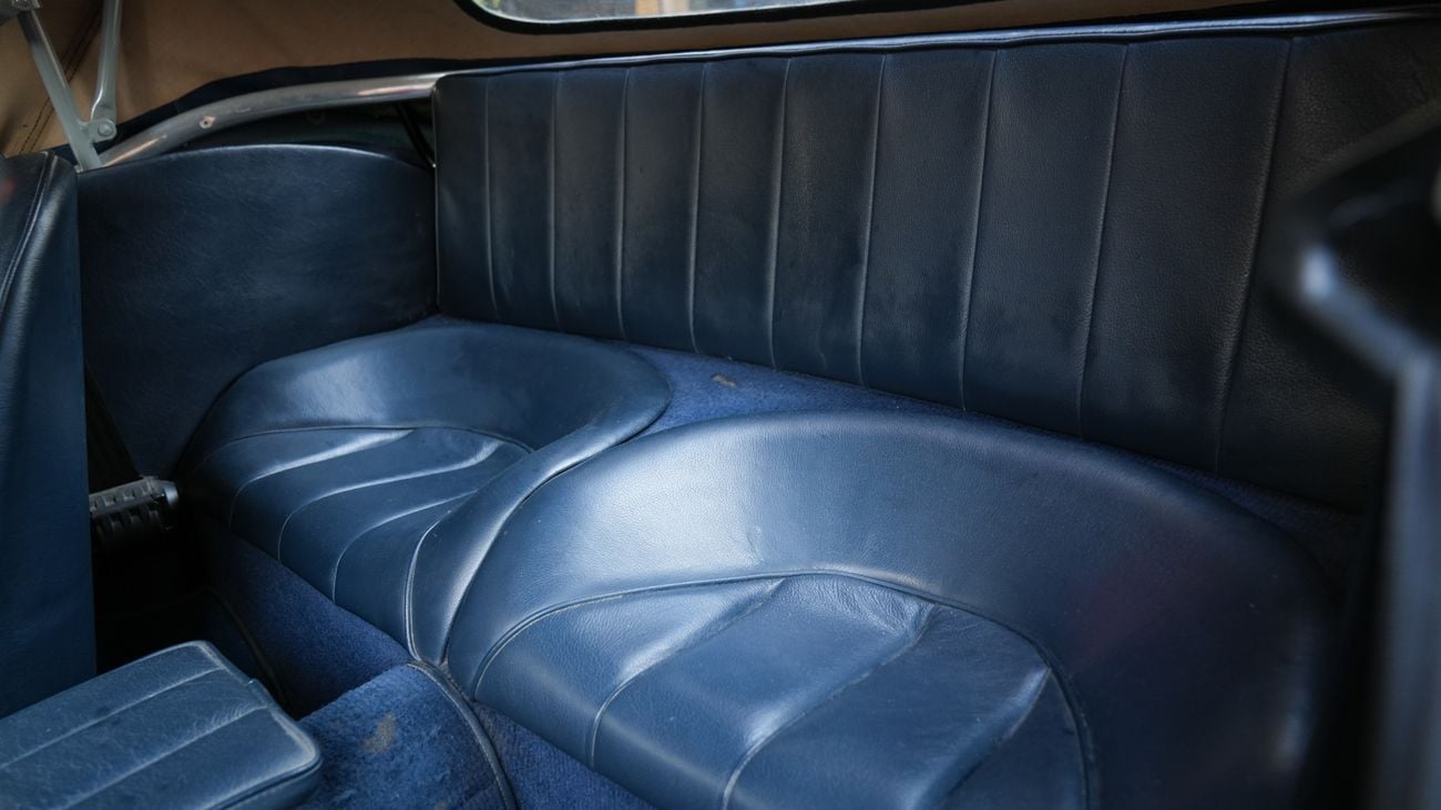 Austin Healey 3000 ice blue, wire wheels