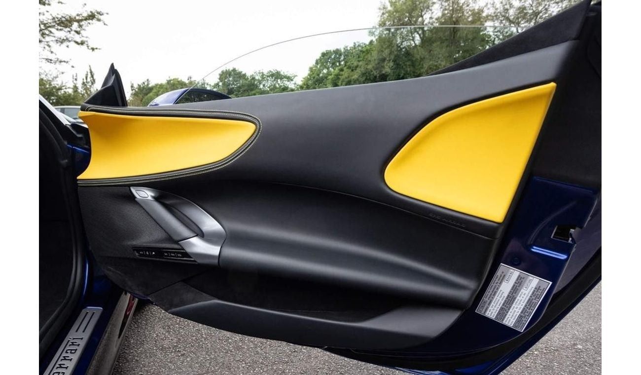 فيراري SF90 سبيدر 4.0T V8 7.9kWh F1 DCT RIGHT HAND DRIVE