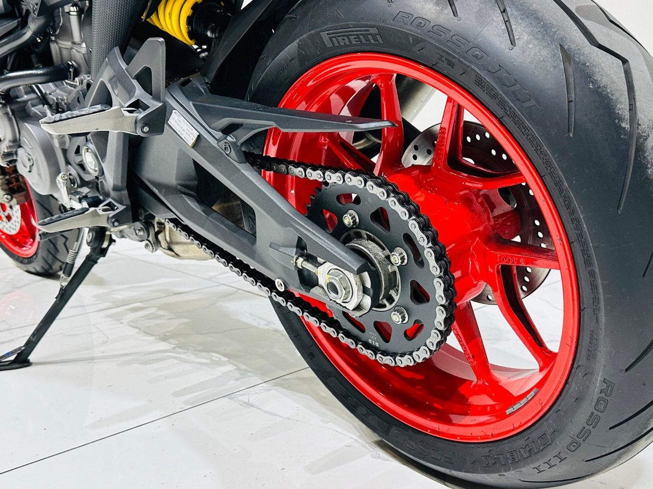 دوكاتي مونستر بلس