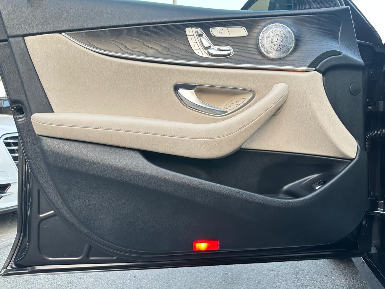 مرسيدس بنز E 350 Mercedes E350 KIT AMG_amercan_2021_Excellent Condition _Full option