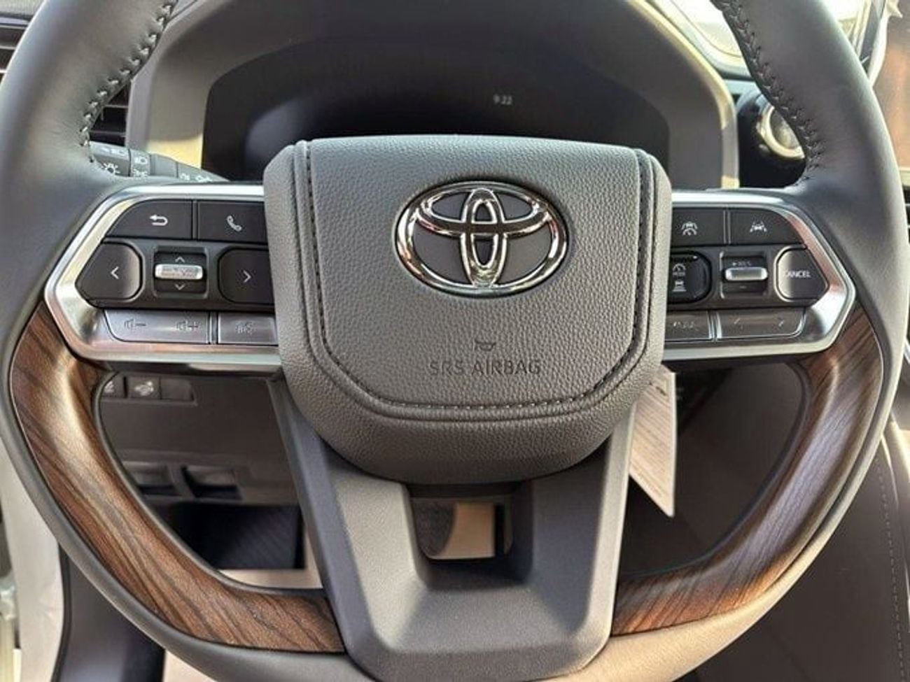 تويوتا لاند كروزر 2026 Toyota Land Cruiser LC300 VX (High-Option with Radar) 3.5L V6 Twin Turbo Petrol A/T 4WD Export