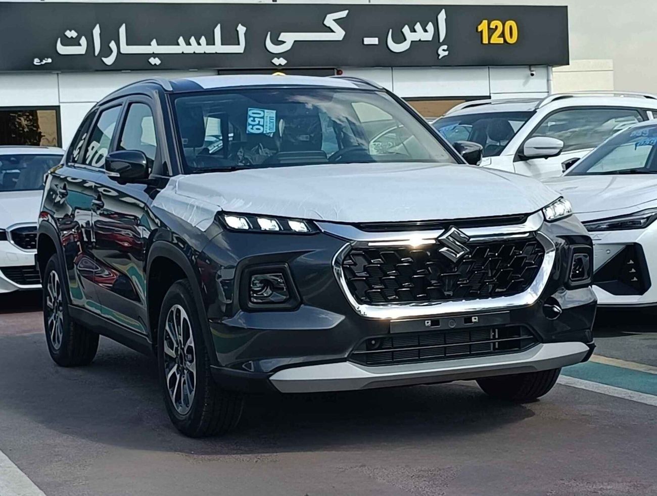 Suzuki Grand Vitara GLX / HYBRID  / 1.5L V4 /  "9" DISPLAY / 360* CAMERA / AUTO A/C (CODE # GVHB4X2F)