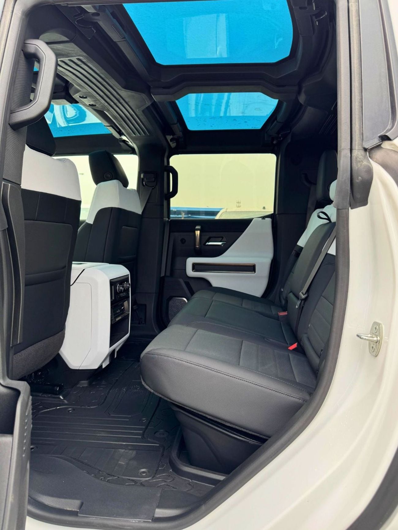 GMC Hummer EV PICKUP / 1.5L ELECTRIC / 360* CAMERA / PANORAMIC ROOF (CODE # 69056)