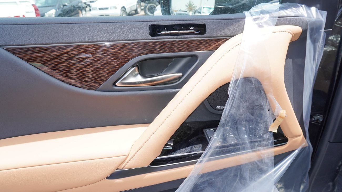 لكزس LX 600 3.5L V6