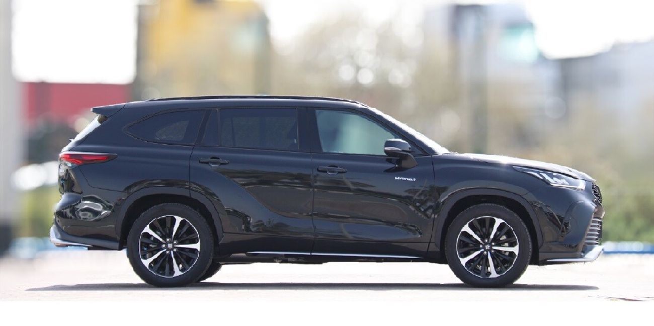 Toyota Crown - KLUGER E-FOUR (HYBRID)