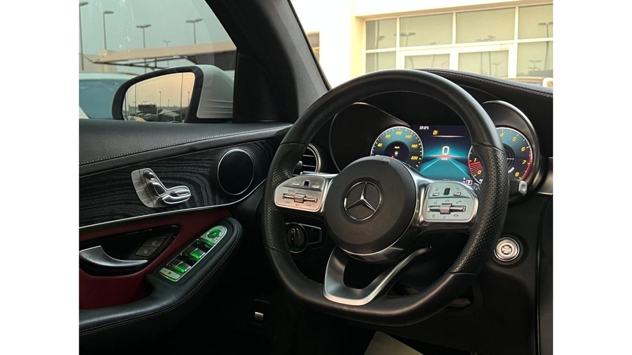 Mercedes-Benz GLC 300 4MATIC Mercedes GLC 300 Model 2020 Gcc specs