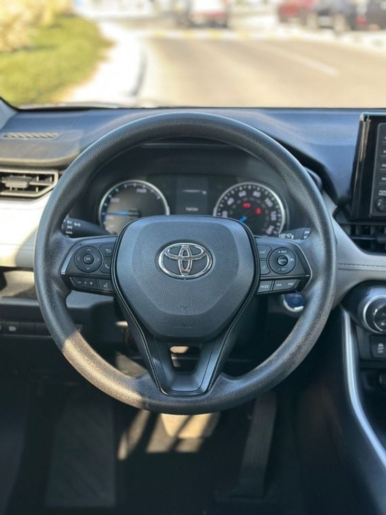 Toyota RAV4 Hybrid XLE 2.5L full option