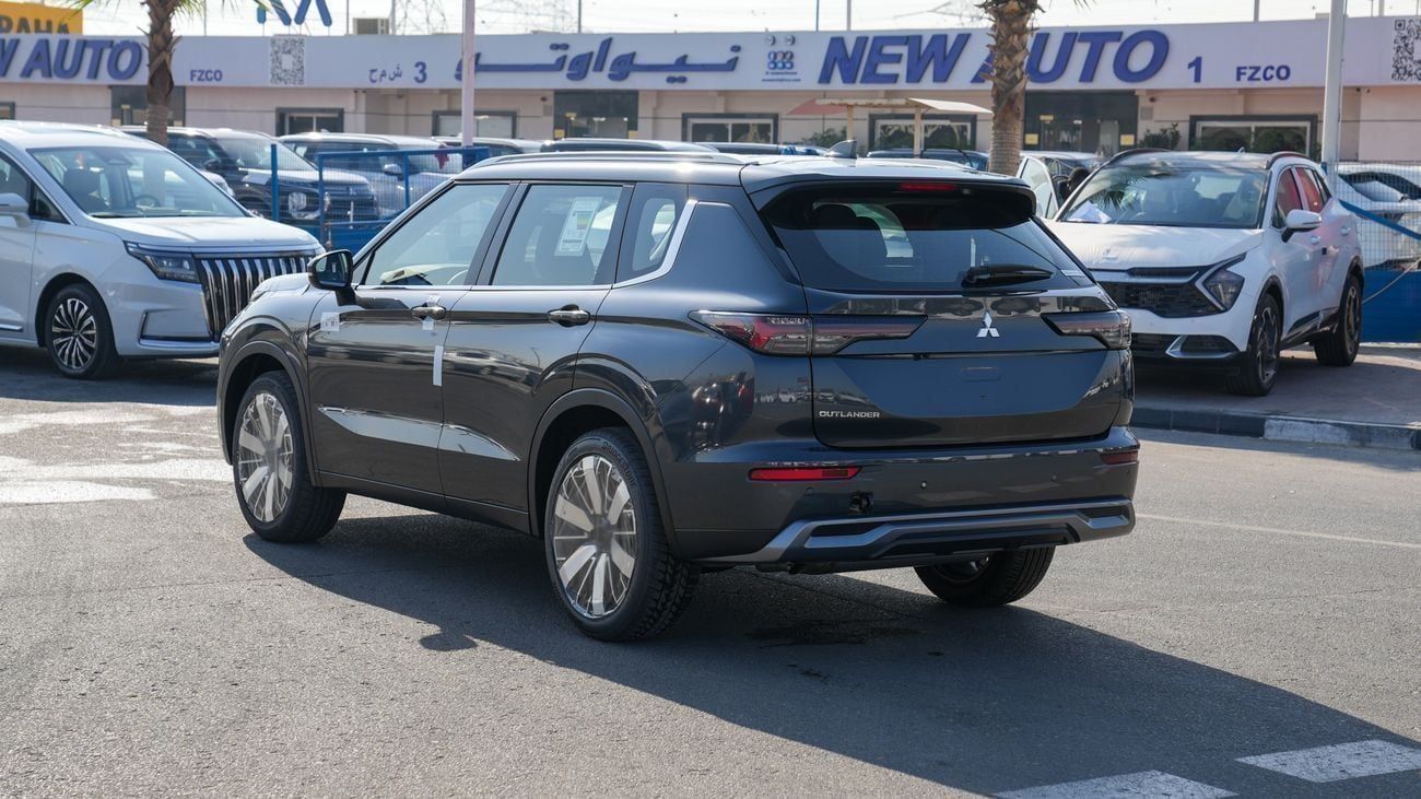ميتسوبيشي آوتلاندر HIGHLINE ميتسوبيشي أوتلاندر 2026 – الفئة المتوسطة (G12) 2.5 لتر | SUV بسبعة مقاعد | مواصفات الخليج |