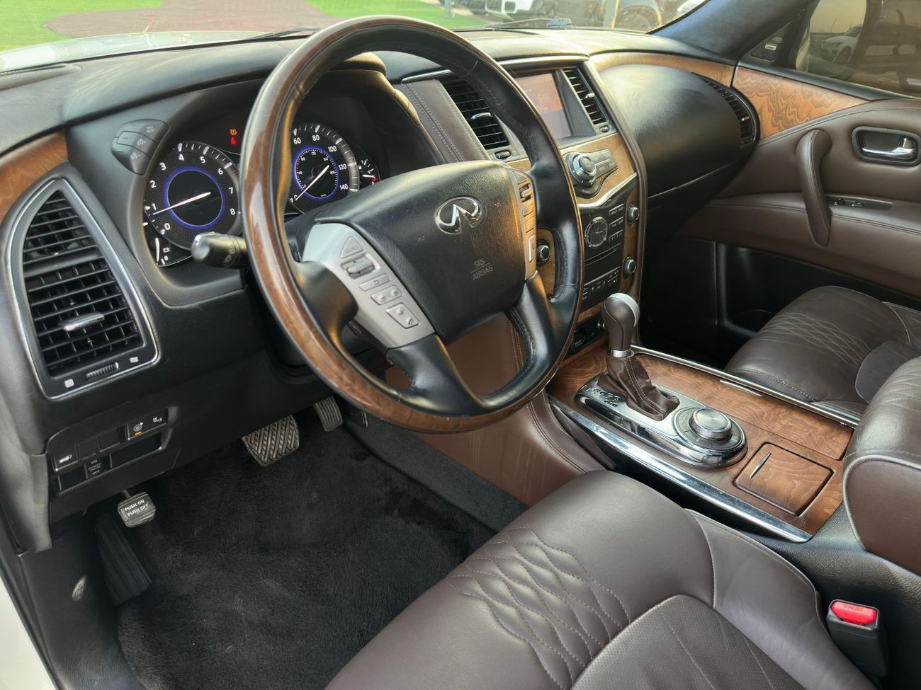Infiniti QX80