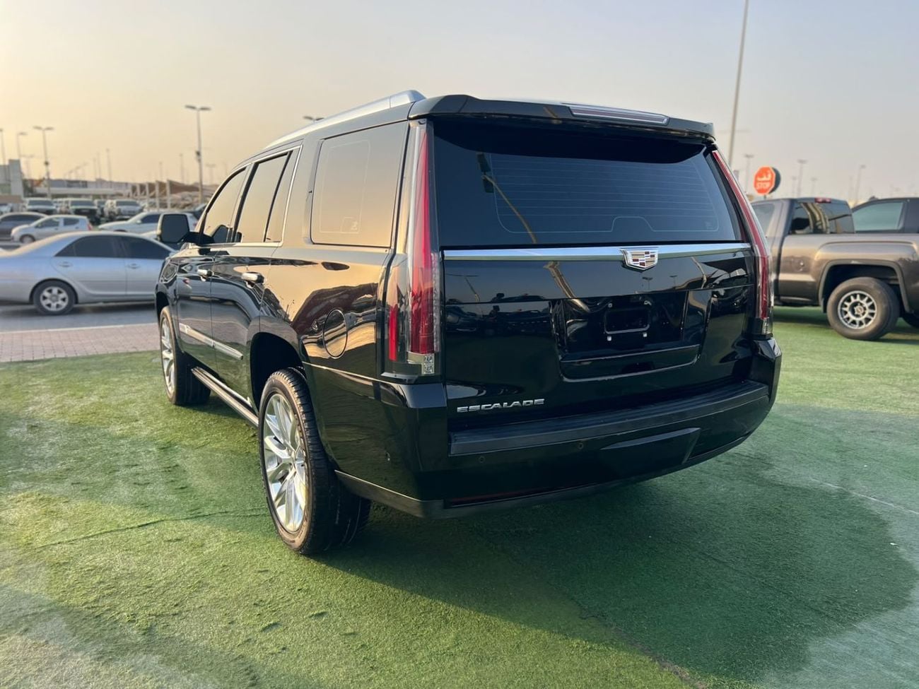Cadillac Escalade PLATINUM 2018.ENGINE 6.2L/V8