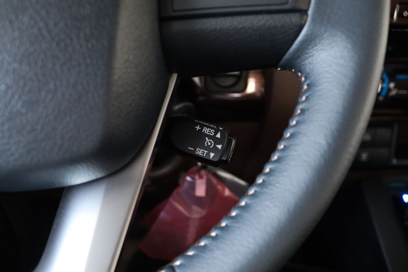 Toyota Land Cruiser 70 GRJ 71 4.0 V6 AUTOMATIC DIFF LOCK **EXPORT ONLY**التصدير فقط خارج الخليج**