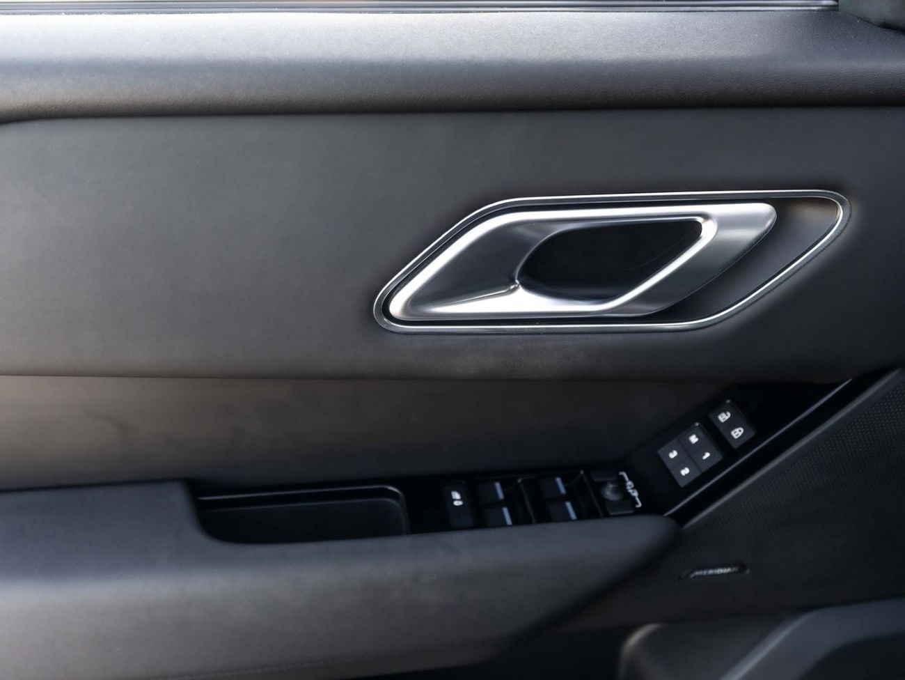 لاند روفر رينج روفر فيلار DYNAMIC SE Land Rover Range Rover Velar 2024
