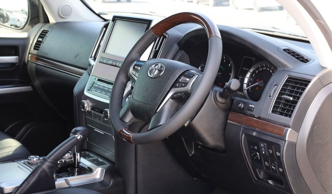 تويوتا لاند كروزر Sahara 2020 RHD Diesel V8 Full Option Top Of The Range