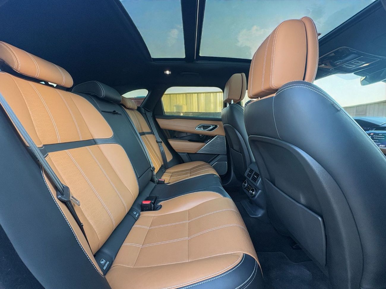 لاند روفر رينج روفر فيلار P300 HSE 2.0L R-DYNAMIC | Agency Maintained | 2021 | GCC SPECS | AED 3,030 per month