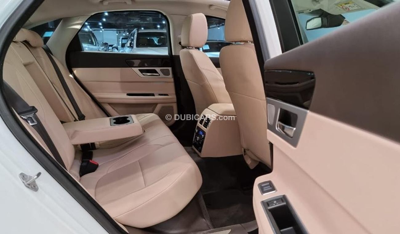 Jaguar XF 2016 Jaguar XF 25t, Warranty, Full Service History, GCC