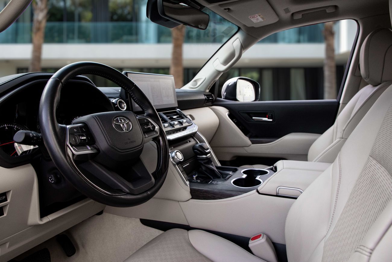 Toyota Land Cruiser Land Cruiser VXR 3.5 TT | 5,875 P.M | 0% Downpayment | AL FUTTAIM WARRANTY