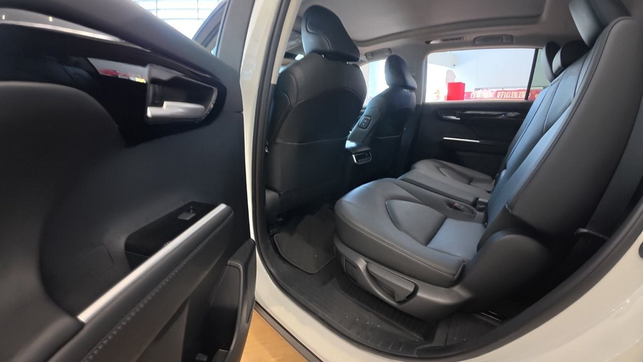 تويوتا هايلاندر Toyota Highlander/ 2025 /white