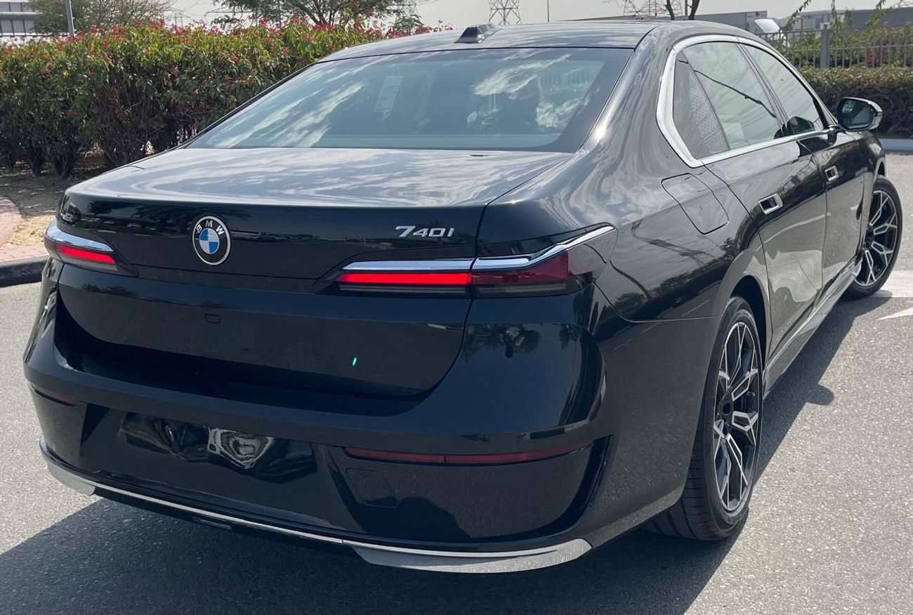 بي أم دبليو 740i