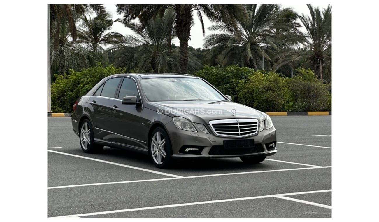 Mercedes-Benz E 250 Model 2010 GCC CAR PERFECT CONDITION INSIDE AND OUTSIDE FULL OPTION PANORAMIC ROOF LEATHER SEATS NAV