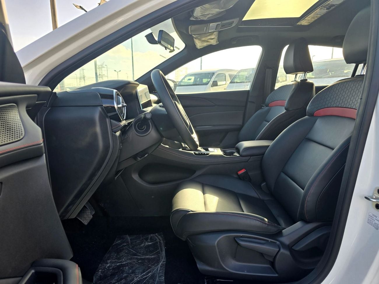 أم جي 5 MG 5 LUXURY 180DVVT  1.5L A/T FWD White Color 2025 Model