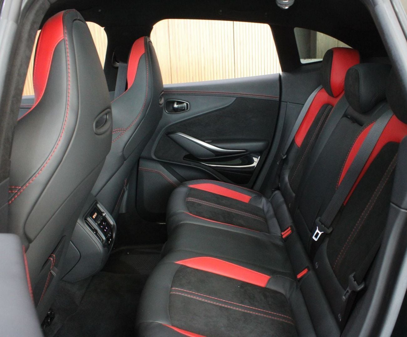 Aston Martin DBX STD DBX 550 // Low Milage // No Accidents