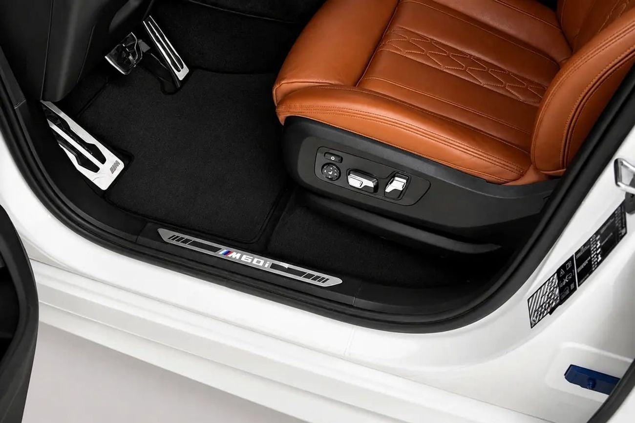 BMW X5 M60i XDRIVE M60i GCC Specs - Under Warranty and Service Contract
