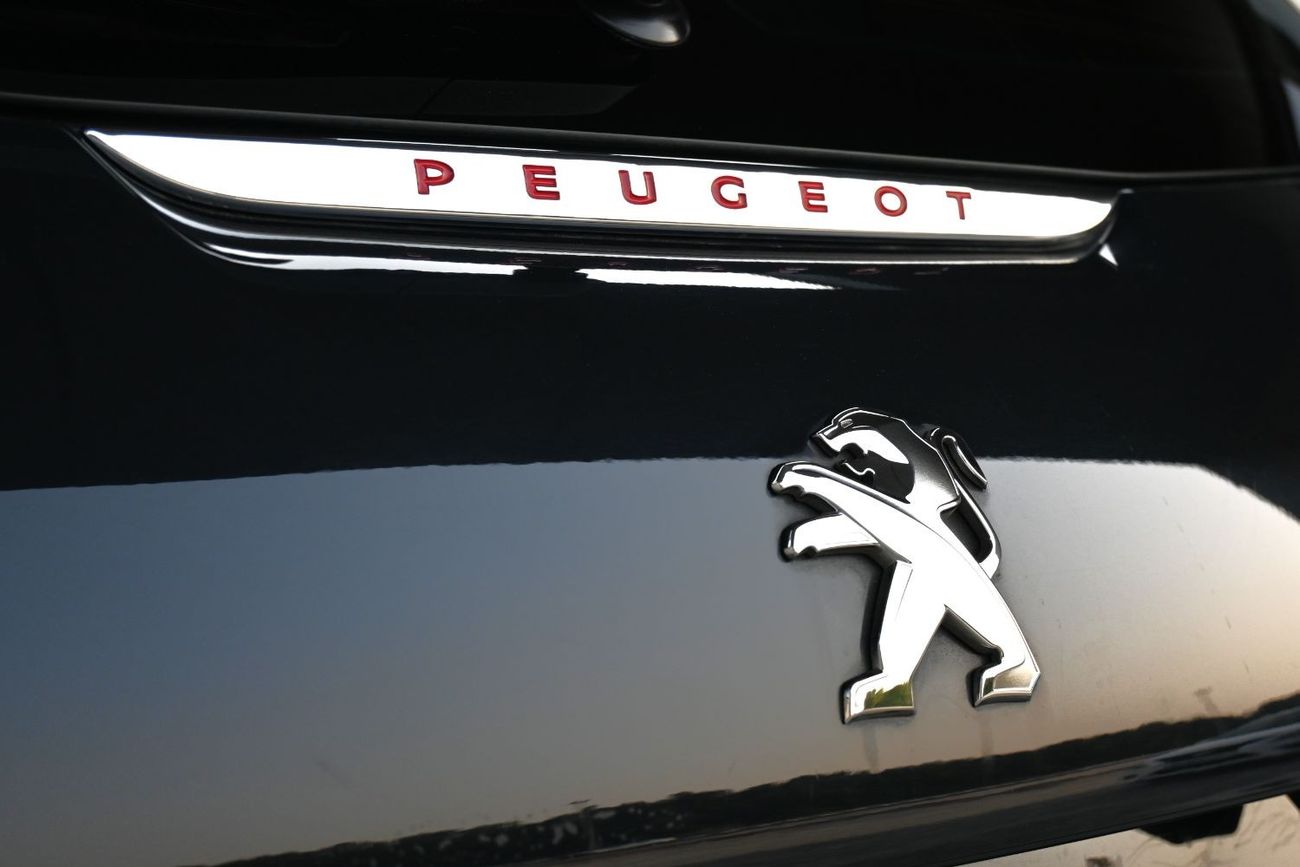 بيجو 208 GT لاين بيجو 208 GT_LINE خليجي 2018 بحالة ممتازة من الداخل والخارج