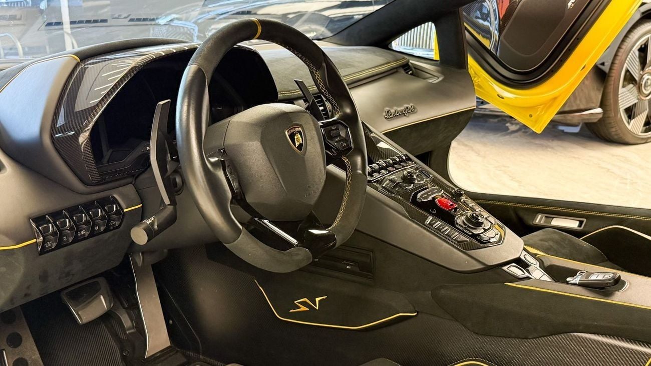 Lamborghini Aventador 6.5L V12 Lamborghini Aventador SV 2017 - LP 750-4 SV Roadster - Yellow (Giallo)