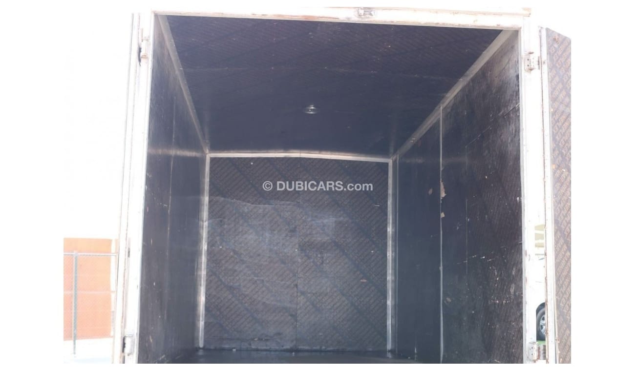 Isuzu NPR 2014 | DRY BOX WITH GCC SPECS AND EXCELLENT CONDITION