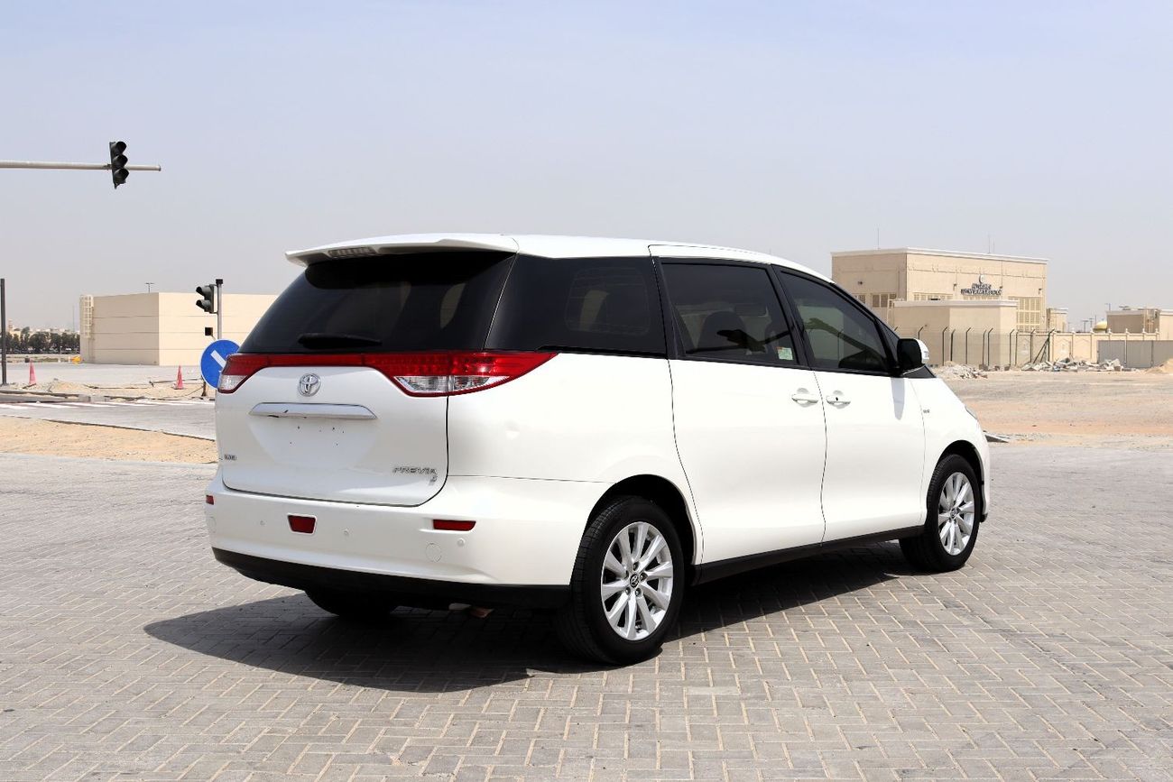 Toyota Previa ACCIDENTS FREE - GCC - ORIGINAL PAINT - S - PERFECT CONDITION INSIDE OUT