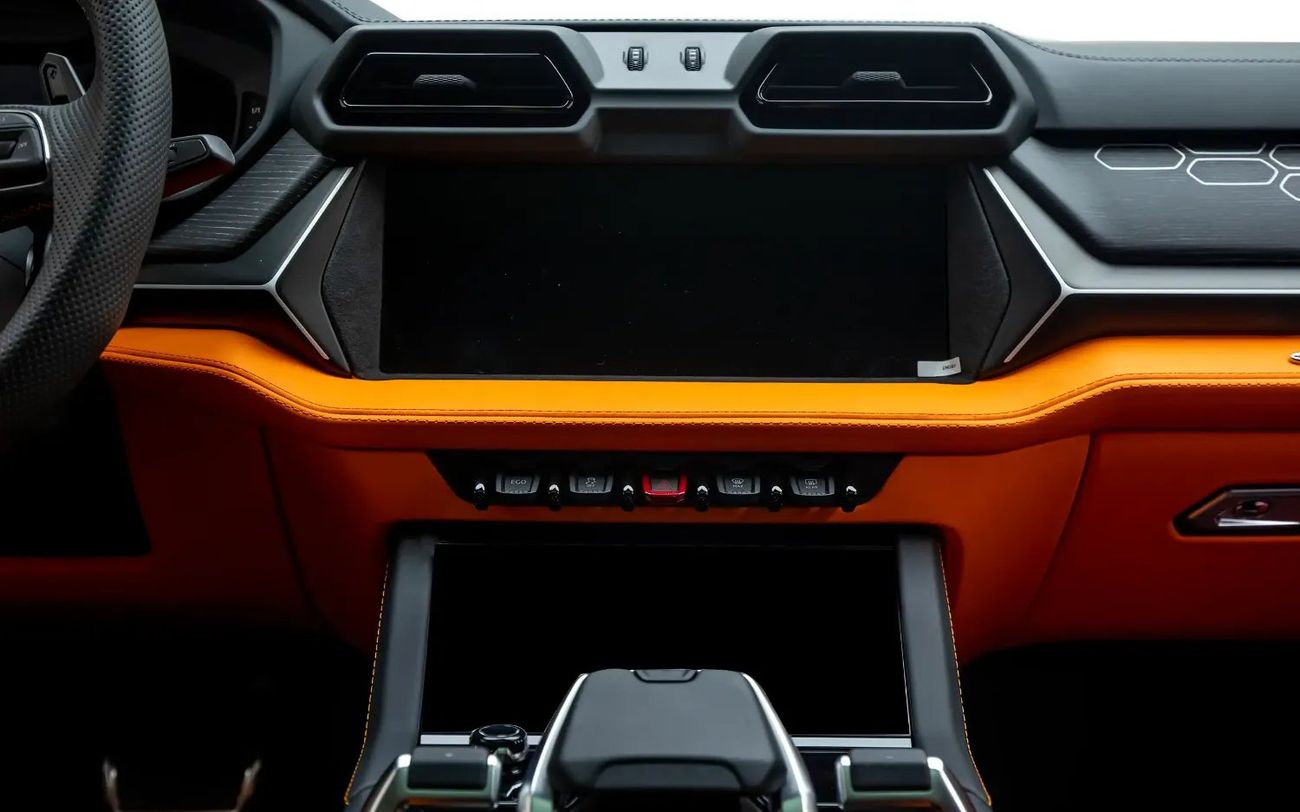 Lamborghini Urus SE - GCC Spec -With Dealer Warranty and Service Contract