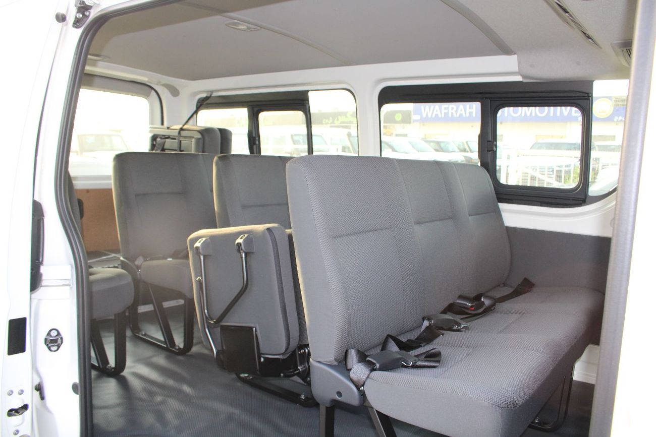 Toyota Hiace TOYOTA HIACE 2.5L DIESEL 15 SEATER HIGH ROOF STD MANUAL