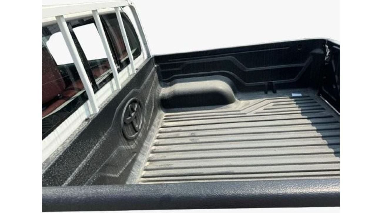 Toyota Hilux Toyota hilux 2.7L petrol MY2025