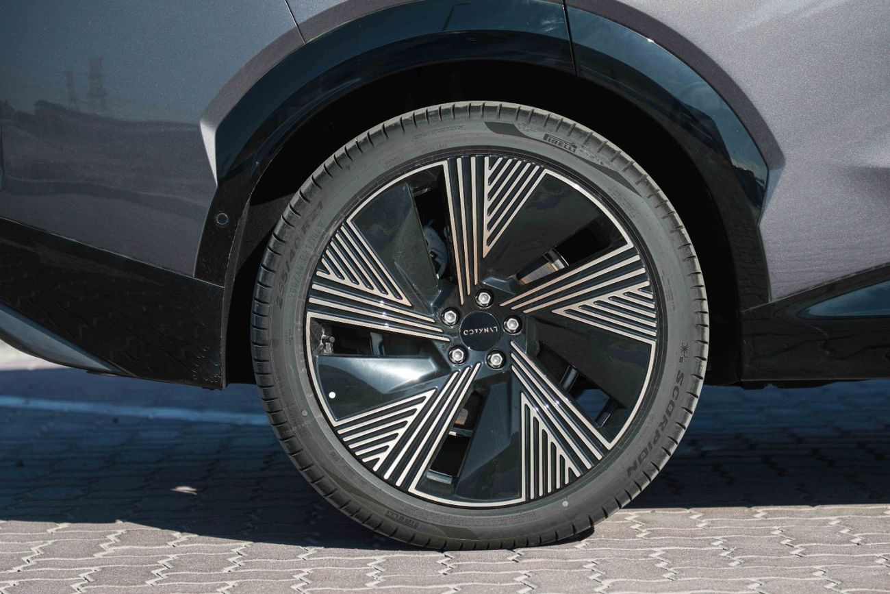 Lynk & Co 08 2024 LYNK & CO EM-P Time Limited 1.5 - Plug in hybrid - Purple inside Purple