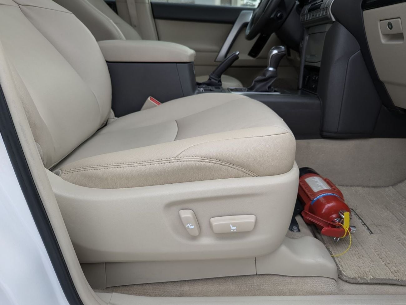 تويوتا برادو Toyota Prado v6 4.0L Petro engine LHD white colour