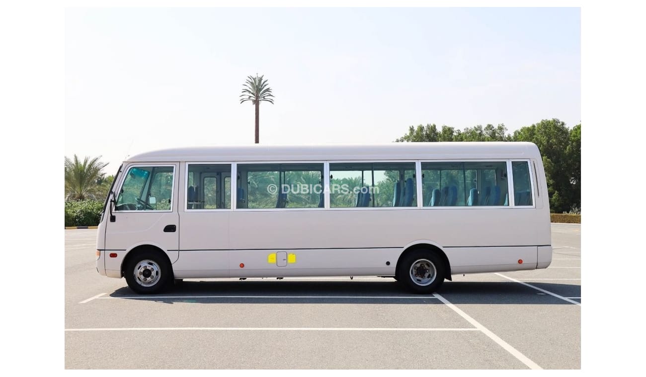 ميتسوبيشي روزا Bus | 26-Seater | Diesel | Excellent Condition | GCC