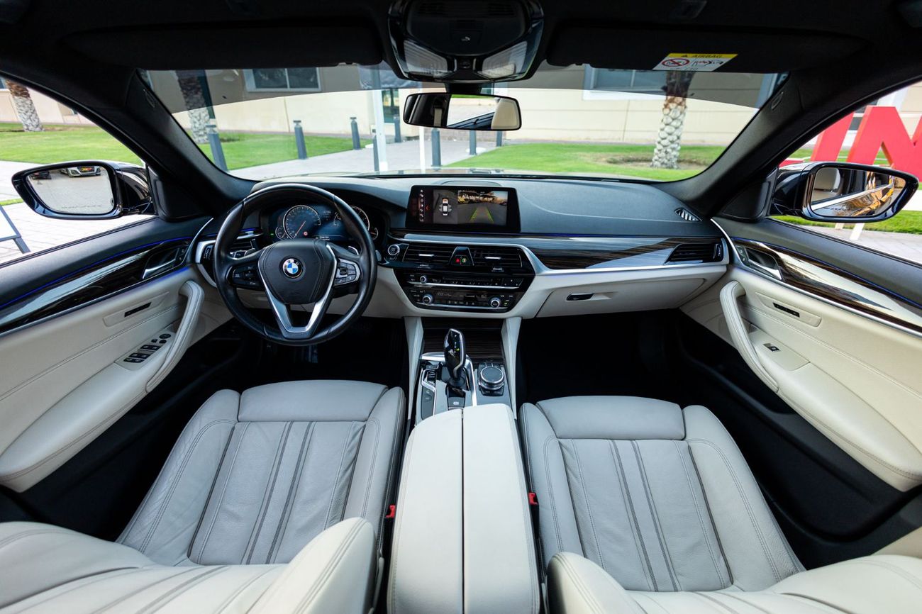 BMW 530i Luxury 2.0L